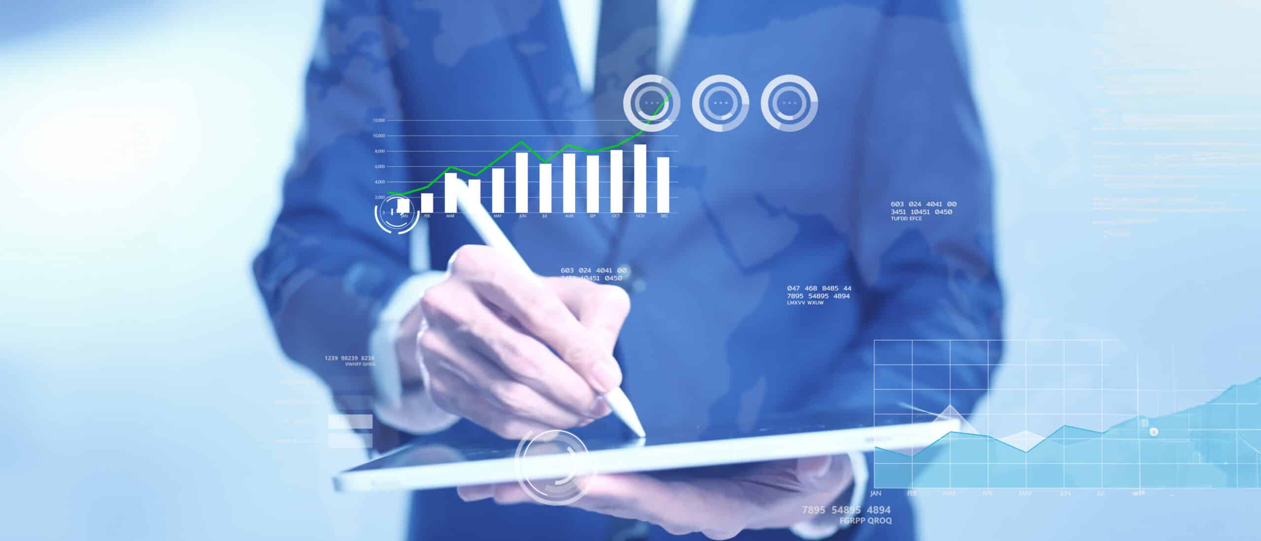 Investor analyzing financial investment data, business research revenue income profit ROI ROE cashflow statement data, corporate finance, stock exchange market Ein Mann in Anzug schreibt mit einem Stift auf ein Tablet